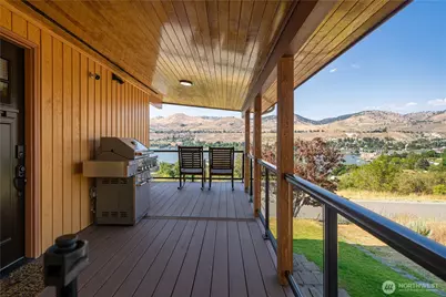 621 Mountain View Dr, Chelan, WA 98816 - Photo 3