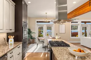 3450 Crystal Springs Dr NE, Bainbridge Island, WA 98110 - Photo 13