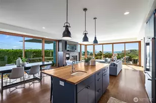 2506 W Halladay St, Seattle, WA 98199 - Photo 11