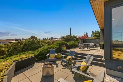 2506 W Halladay Street, Seattle, WA 98199 - Photo 13