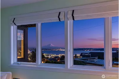 2506 W Halladay Street, Seattle, WA 98199 - Photo 27