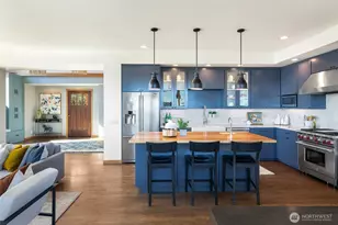 2506 W Halladay St, Seattle, WA 98199 - Photo 9