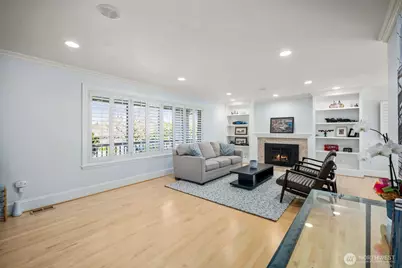 6030 Ann Arbor Avenue NE, Seattle, WA 98115 - Photo 7