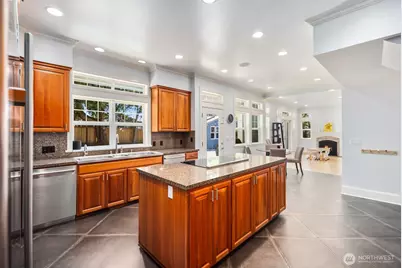 6030 Ann Arbor Avenue NE, Seattle, WA 98115 - Photo 9