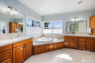 6030 Ann Arbor Avenue NE, Seattle, WA 98115 - Photo 23