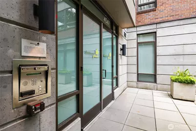 4547 8th Avenue NE #308, Seattle, WA 98105 - Photo 3