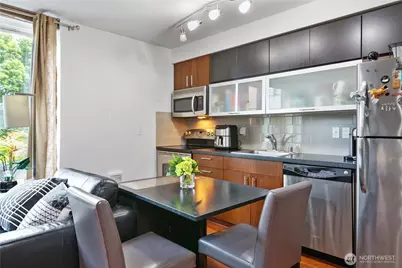 4547 8th Avenue NE #308, Seattle, WA 98105 - Photo 9