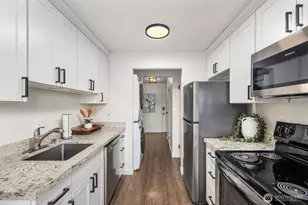 17203 NE 45th St, Redmond, WA 98052 - Photo 9