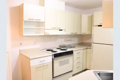 1750 152nd Avenue NE #W-211, Bellevue, WA 98007 - Photo 3