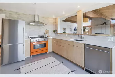 11038 Auburn Avenue S, Seattle, WA 98178 - Photo 13