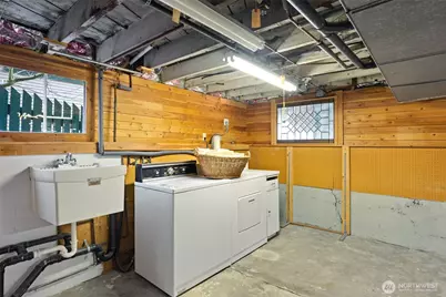 1204 17th Avenue E, Seattle, WA 98112 - Photo 27