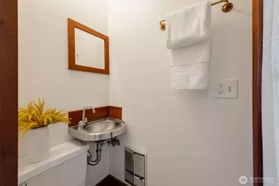 1204 17th Avenue E, Seattle, WA 98112 - Photo 13