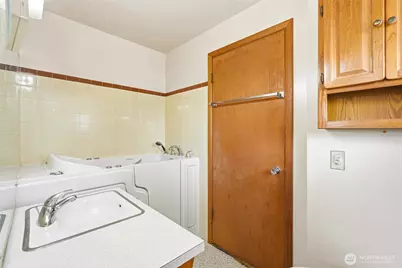 334 Wells Avenue N, Renton, WA 98056 - Photo 19