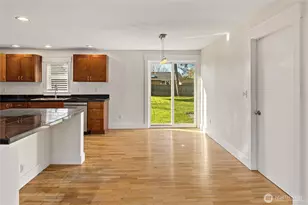 6826 N 11th St, Tacoma, WA 98406 - Photo 11