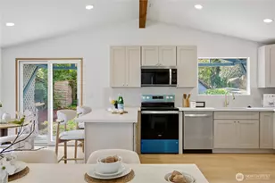 527 N 200th St, Shoreline, WA 98133 - Photo 5