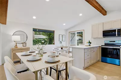 527 N 200th Street, Shoreline, WA 98133 - Photo 7