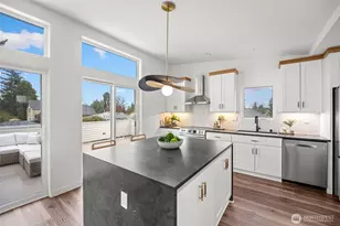 11242 Evanston Ave N, Seattle, WA 98133 - Photo 3