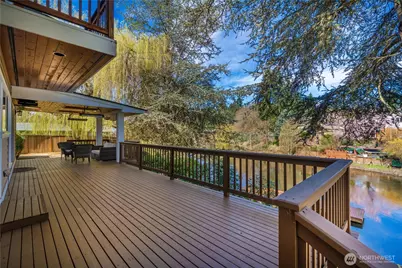 11028 E Riverside Drive, Bothell, WA 98011 - Photo 3