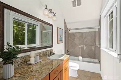 11028 E Riverside Drive, Bothell, WA 98011 - Photo 23