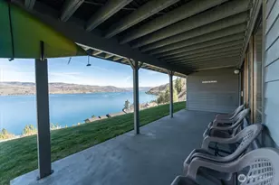 4056 Lakeveiw Pl, Chelan, WA 98816 - Photo 25