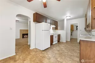 10114 Canyon Rd E, Puyallup, WA 98373 - Photo 11