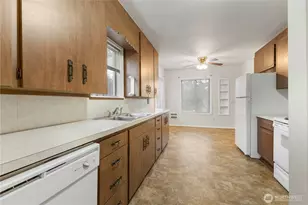 10114 Canyon Rd E, Puyallup, WA 98373 - Photo 9