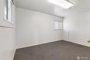 10114 Canyon Rd E, Puyallup, WA 98373 - Photo 25