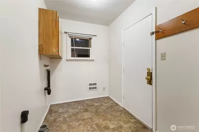 10114 Canyon Road E, Puyallup, WA 98373 - Photo 13