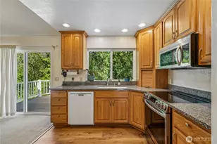 100 NW Westmont Ln, Bremerton, WA 98311 - Photo 17