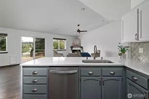 2060 SW 16th, Oak Harbor, WA 98277 - Photo 11