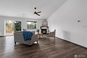 2060 SW 16th, Oak Harbor, WA 98277 - Photo 7