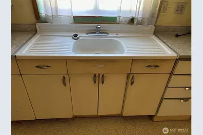 204 W Alaska Avenue, Roslyn, WA 98941 - Photo 5