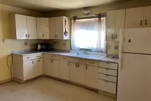 204 W Alaska Ave, Roslyn, WA 98941 - Photo 3