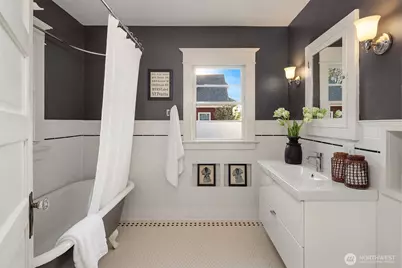 1939 14th Avenue E, Seattle, WA 98112 - Photo 17