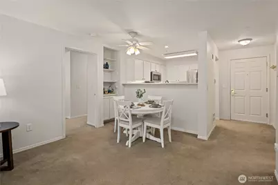 4133 224th Place SE #302, Issaquah, WA 98029 - Photo 9