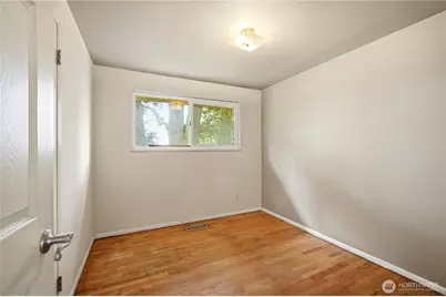 1409 N 135th Pl, Seattle, WA 98133 - Photo 23