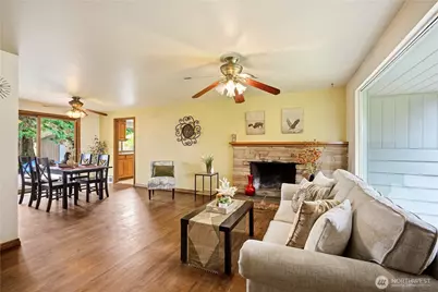 1409 N 135th Pl, Seattle, WA 98133 - Photo 5