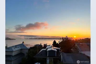 9818 63rd Avenue S, Seattle, WA 98118 - Photo 35