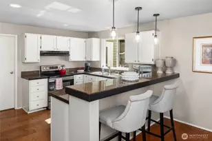 9630 NE 35th Pl, Clyde Hill, WA 98004 - Photo 7