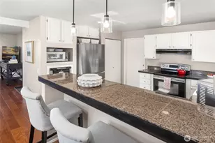 9630 NE 35th Pl, Clyde Hill, WA 98004 - Photo 9