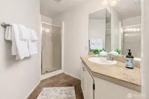 9630 NE 35th Pl, Clyde Hill, WA 98004 - Photo 13