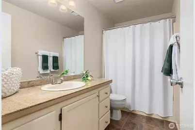 9630 NE 35th Place, Clyde Hill, WA 98004 - Photo 17