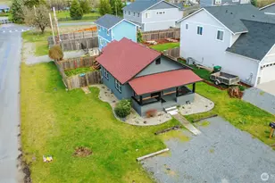 302 Van Trump Ave NE, Yelm, WA 98597 - Photo 1