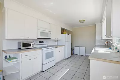 900 N Garden, Bellingham, WA 98225 - Photo 9