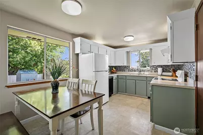405 N 61st Avenue, Yakima, WA 98908 - Photo 5