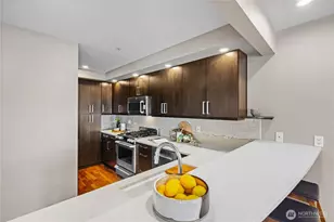 1240 5th Ave N, Seattle, WA 98109 - Photo 9