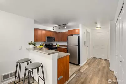 8745 Greenwood Avenue N #207, Seattle, WA 98103 - Photo 13