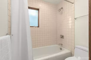 6007 Hazelwood Ln SE, Bellevue, WA 98006 - Photo 35