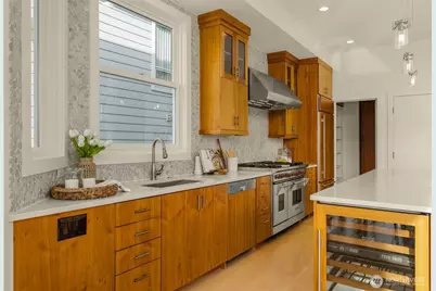 6007 Hazelwood Lane SE, Bellevue, WA 98006 - Photo 19