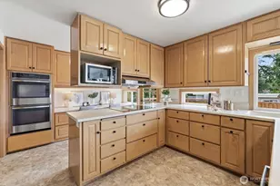 111 NW 180th St, Shoreline, WA 98177 - Photo 11